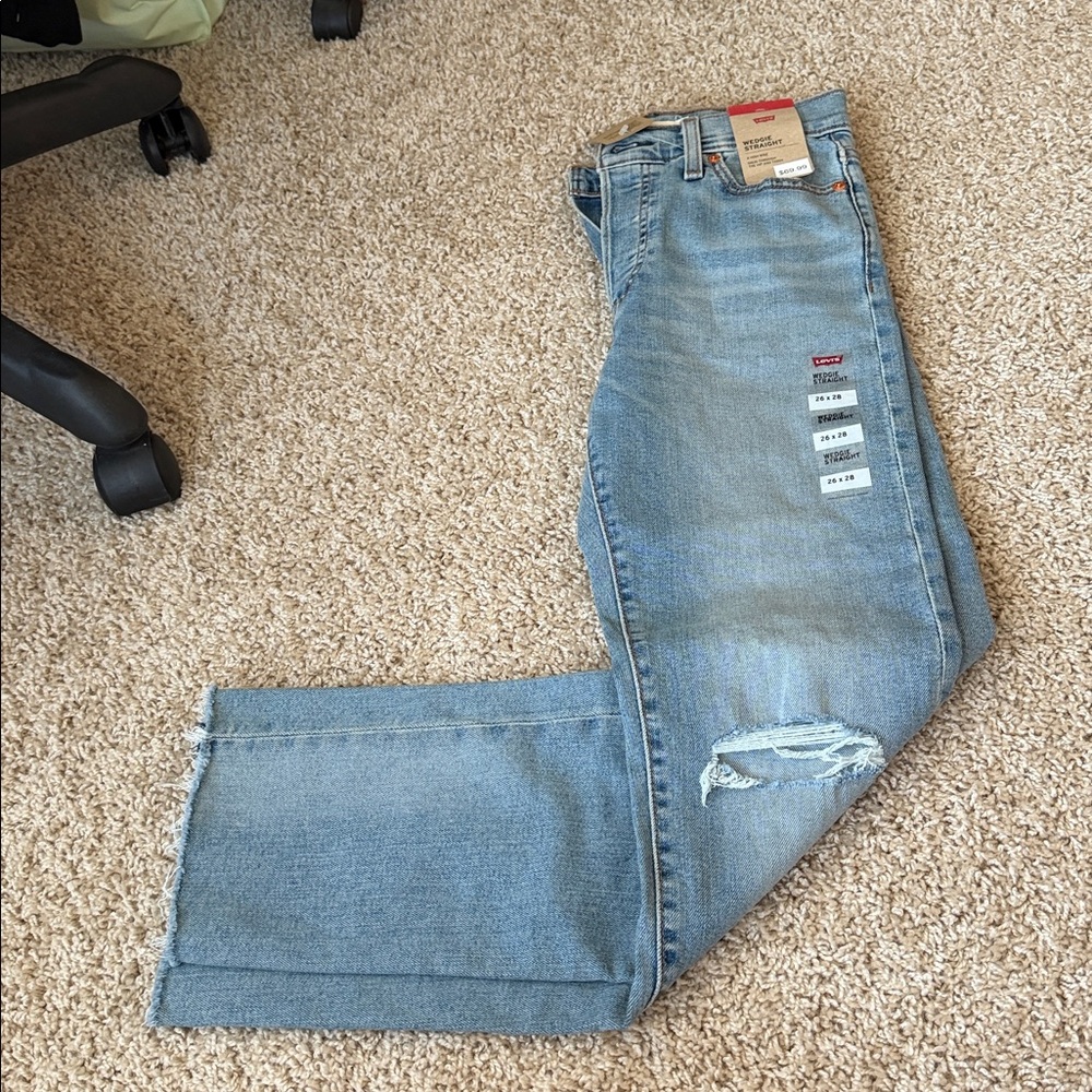 Levi's Women’s Light Blue Straight Jeans- Wedgie straight! Size 26x28 - Picture 8 of 11